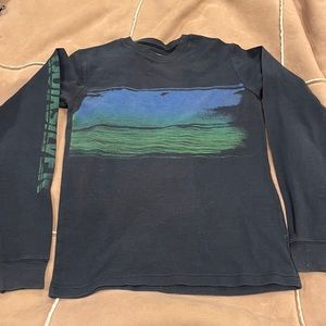 Great used condition long sleeve shirt. Quicksilver boys large.